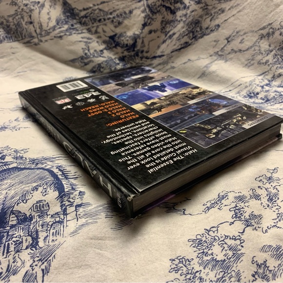 Halo: The Essential Visual Guide - Picture 5 of 5